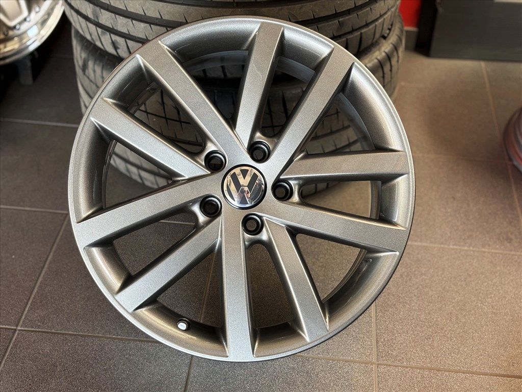 VW Golf 18" 5x112 gyári alufelni eladó 18 coll V VI VII VIII 5 6 7 8 9. kép