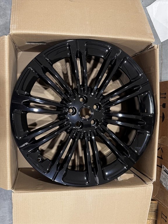 R23 Original Land rover 9.5J ET42,5 - M8E2-1007-KA 1db alufelni felni 1. kép