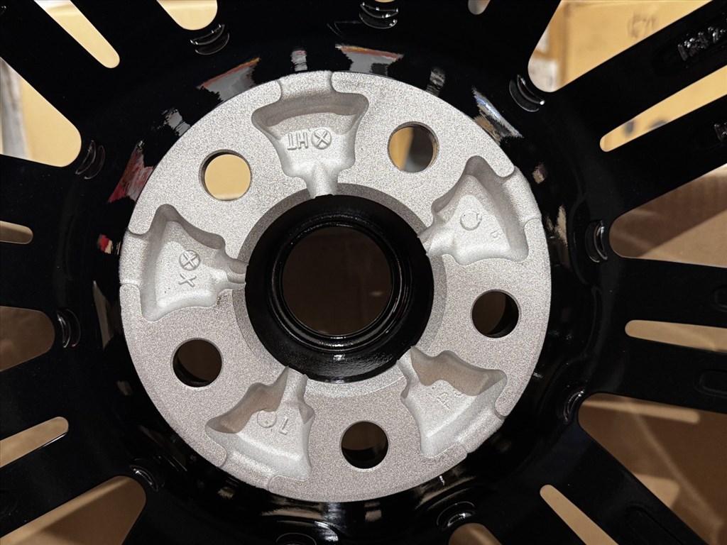 R23 Original Land rover 9.5J ET42,5 - M8E2-1007-KA 1db alufelni felni 2. kép