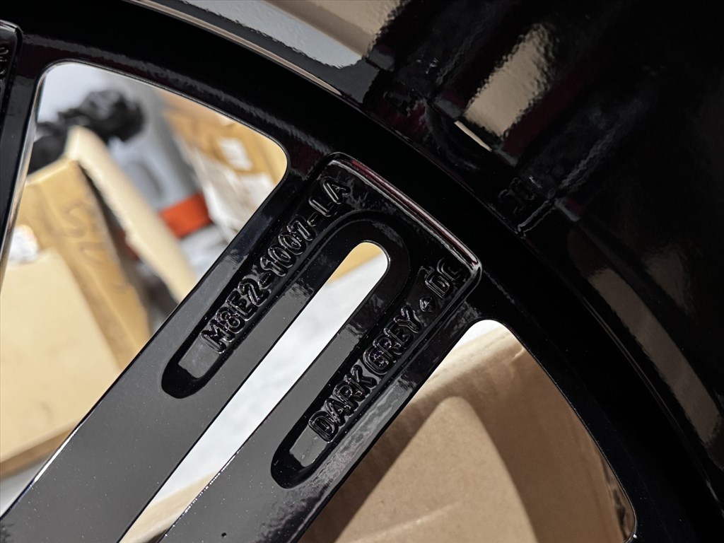 R23 Original Land rover 9.5J ET42,5 - M8E2-1007-KA 1db alufelni felni 3. kép