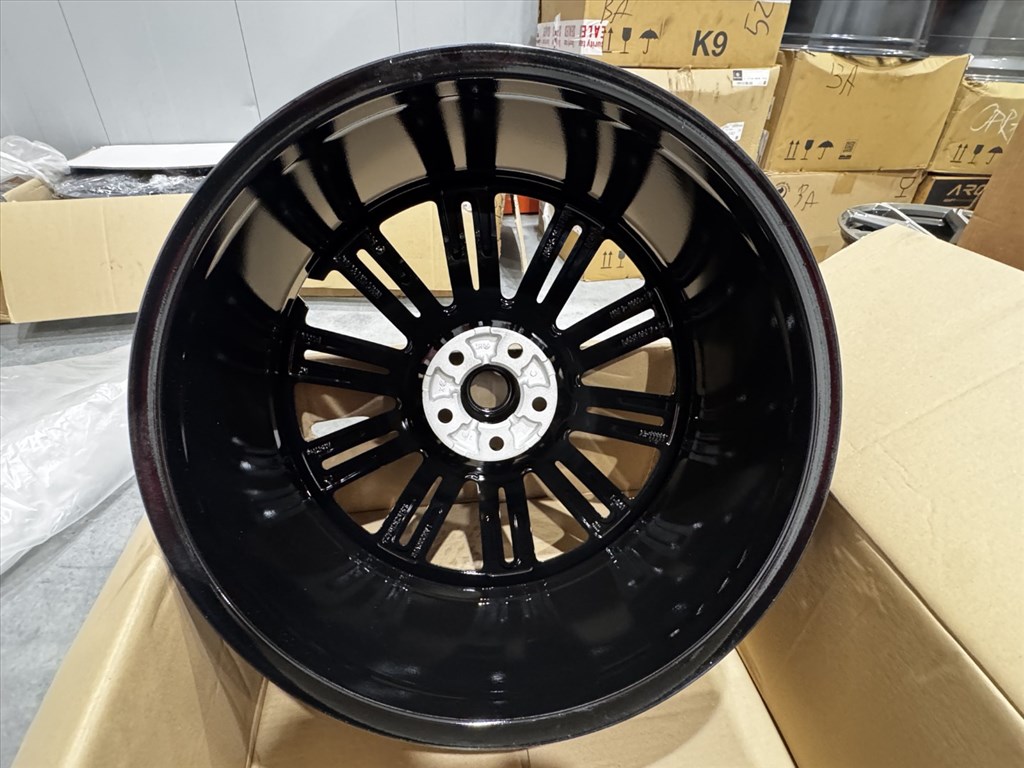 R23 Original Land rover 9.5J ET42,5 - M8E2-1007-KA 1db alufelni felni 10. kép