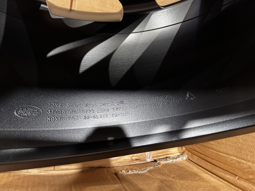 R22 Original Land Rover 9.5J ET42.5 - N9XM-1007-AA  1db alufelni felni 2. kép