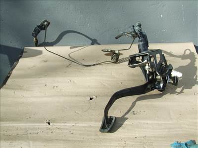 Hyundai i40 Kuplung munkahenger pedál cső egyben