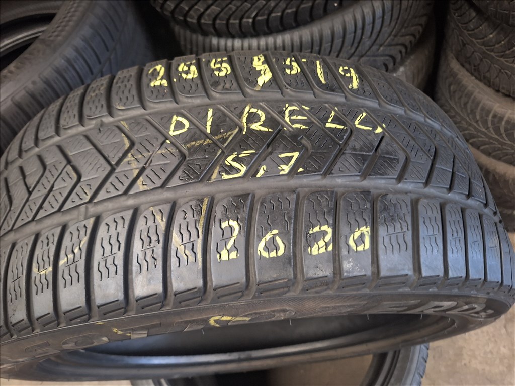  255/45/19"  Pirelli téli gumi  1. kép
