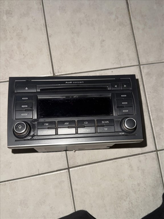 Audi A4 (B6/B7) 2.0 TDI autó rádió  1. kép