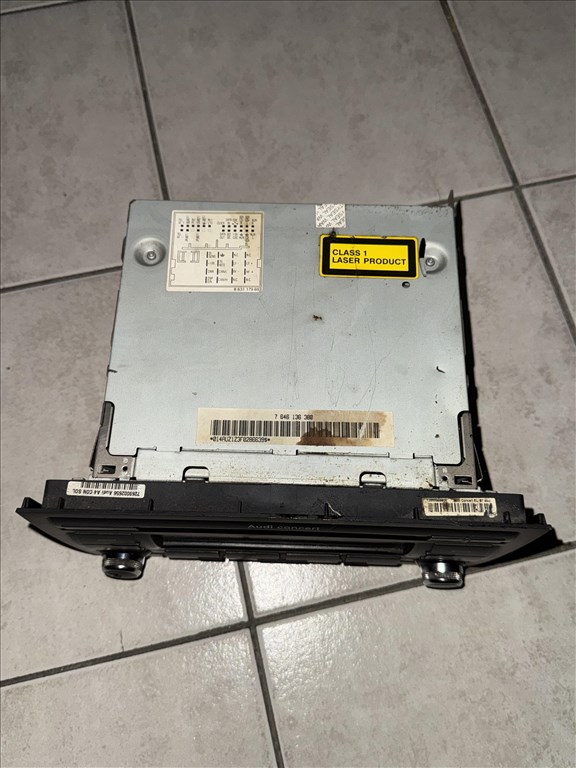 Audi A4 (B6/B7) 2.0 TDI autó rádió  2. kép