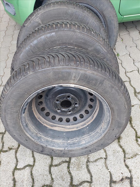  Nissan Leaf II. 5x114.3  R16" használt gyári  lemezfelni, rajta 205/60 használt téli gumi, TPMS-el 5. kép