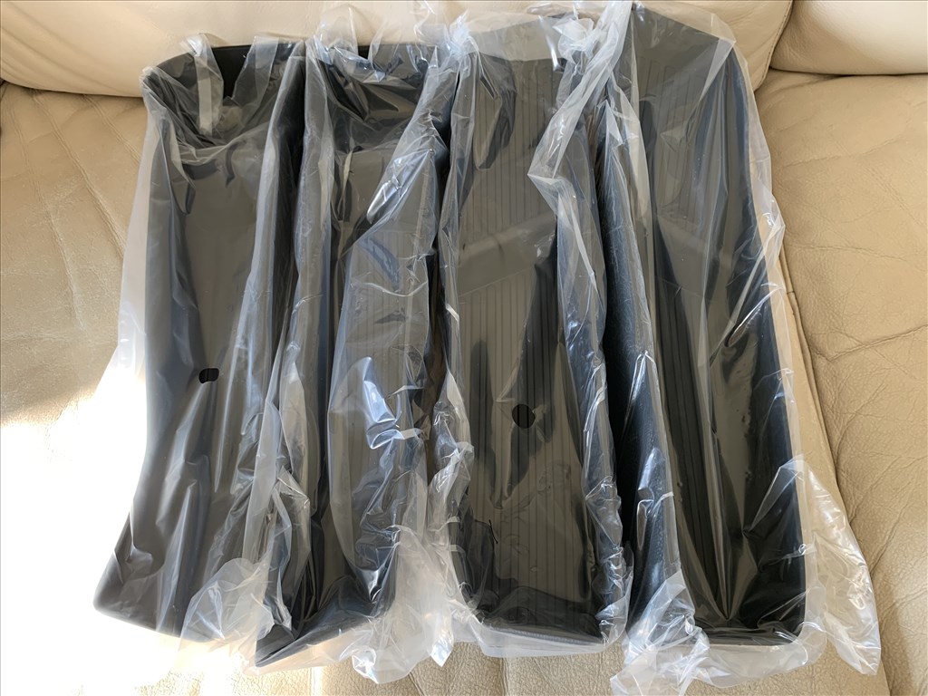 Tesla Model Y kivehető vízálló ajtó zseb betét 4db jó minőségű 20.000 Ft  2. kép