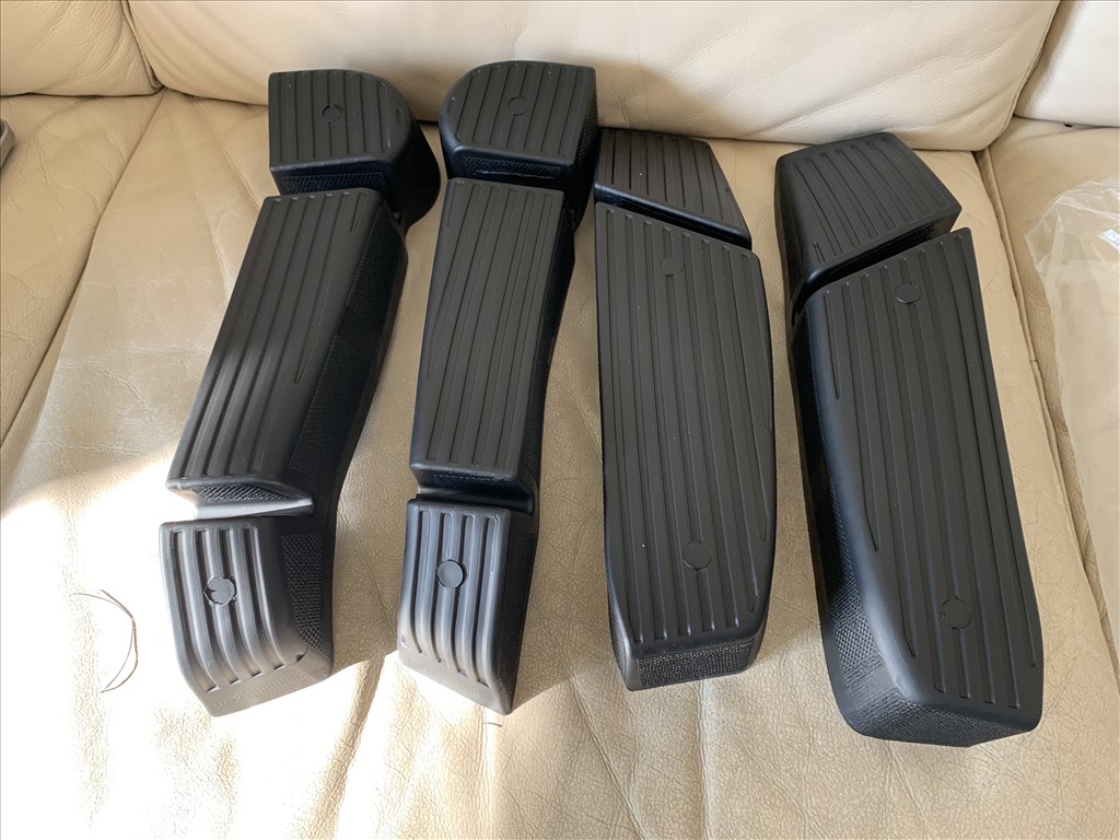 Tesla Model Y kivehető vízálló ajtó zseb betét 4db jó minőségű 20.000 Ft  3. kép