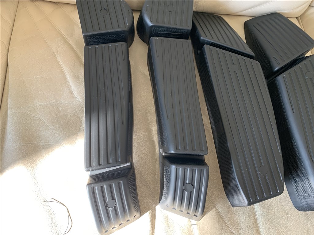 Tesla Model Y kivehető vízálló ajtó zseb betét 4db jó minőségű 20.000 Ft  4. kép