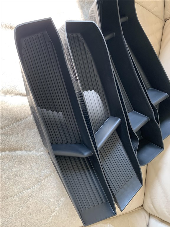 Tesla Model Y kivehető vízálló ajtó zseb betét 4db jó minőségű 20.000 Ft  7. kép