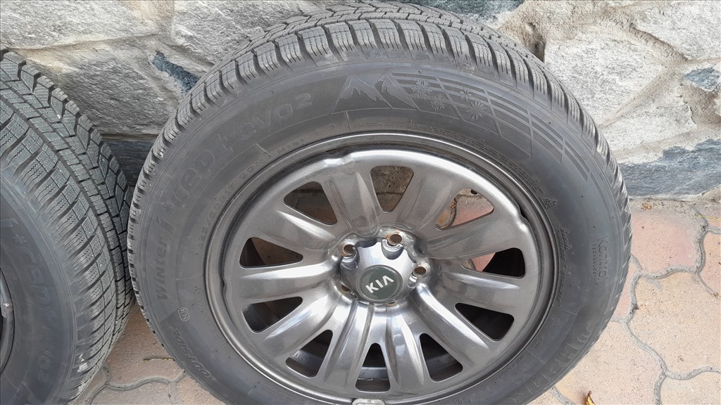 Kia Sportage-Hyundai Tucson 17- es komplett téli kerékszett TPMS-el 2. kép