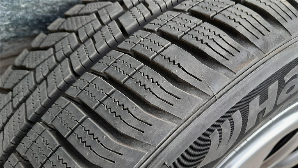 Kia Sportage-Hyundai Tucson 17- es komplett téli kerékszett TPMS-el 4. kép