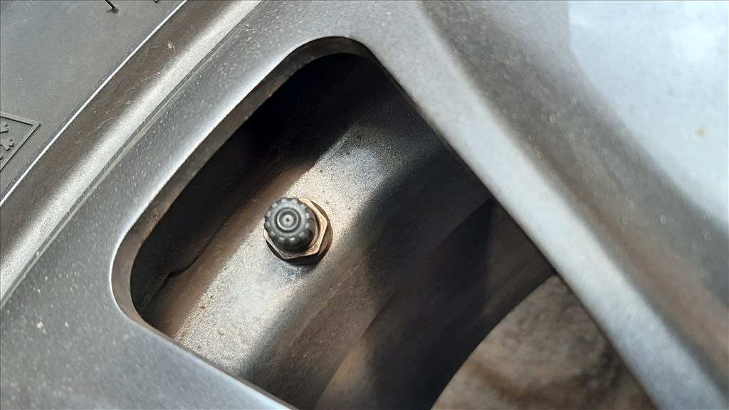 Kia Sportage-Hyundai Tucson 17- es komplett téli kerékszett TPMS-el 6. kép