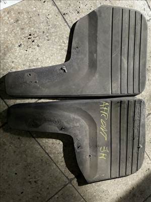 Opel Frontera A Hátsó Sárfogó Gumi Pár