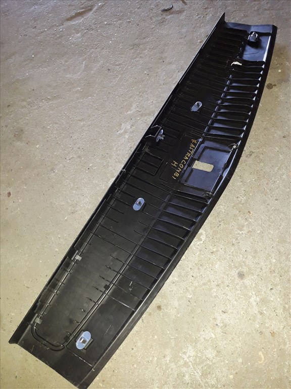 Opel Astra J Csomagtér Küszöb Takaró Burkolat 13 261 725 2. kép