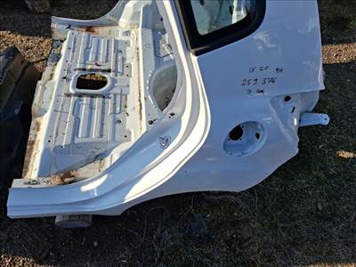 Hyundai IX20 bal hátsó negyed