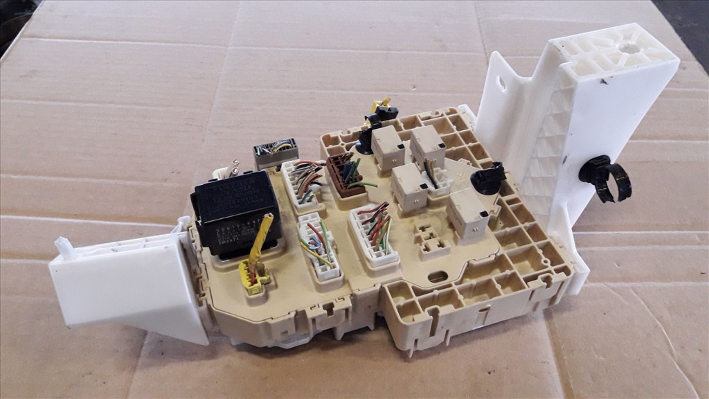 Suzuki SX4 Biztosítéktábla / Relé Tábla 36770-79J31 2. kép