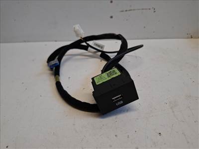 Kia X Ceed (CD) Usb Ajzat 96121J7300