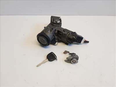 Mazda 2 (DE) zárgarnitúra