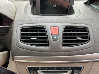 RENAULT FLUENCE (L30) Középső Szellőző