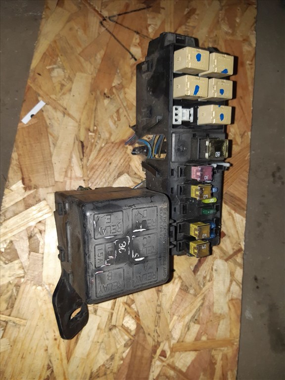 Suzuki Ignis 03-07 Biztosítéktábla / Relé Tábla 1. kép