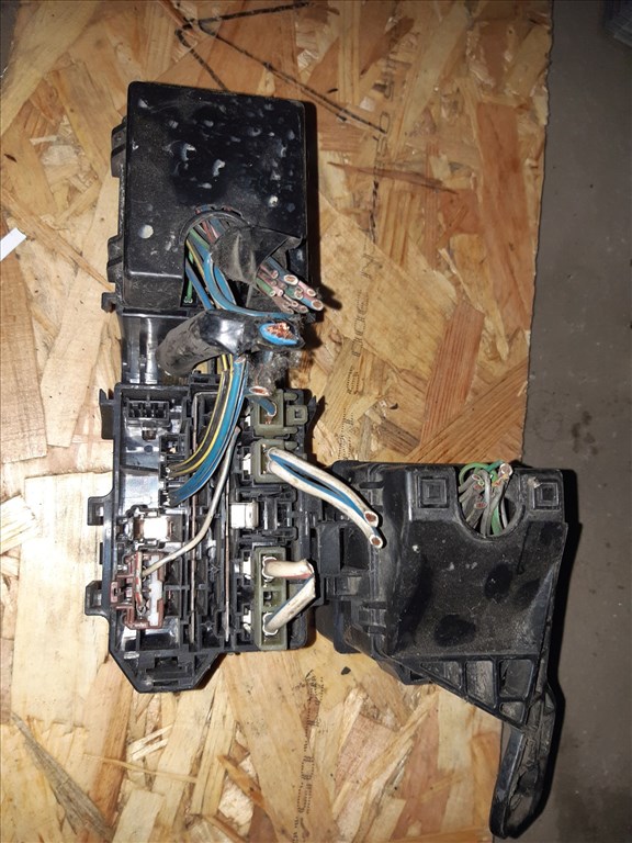 Suzuki Ignis 03-07 Biztosítéktábla / Relé Tábla 2. kép