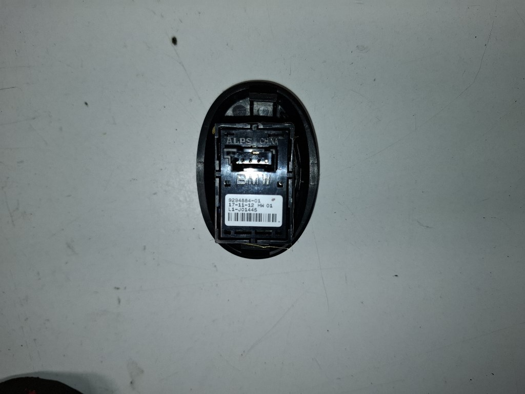 Mini Countryman (R60) bal hátsó ablakemelõ kapcsoló 9294884 3. kép