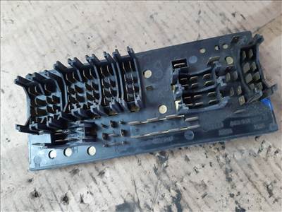 Audi 80 B3 Biztosítéktábla / Relé Tábla 443 941 822 A