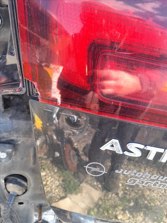 Opel astra j kombi csomagtérajtó  2. kép