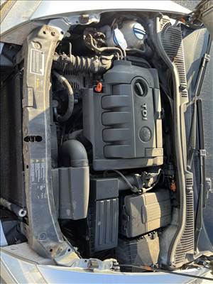 Skoda Octavia II BLS motorburkolat 