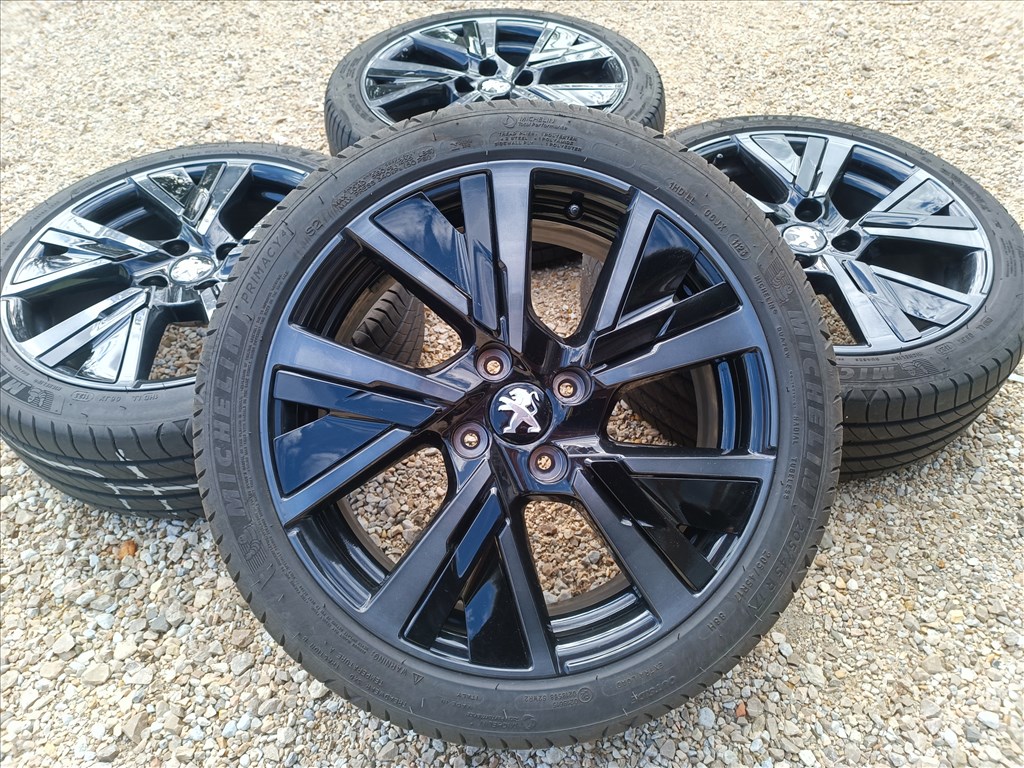  17" Gyári Peugeot 208 208GT alufelni, rajta 205/45 R17 Michelin Primacy4 nyári gumival 1. kép