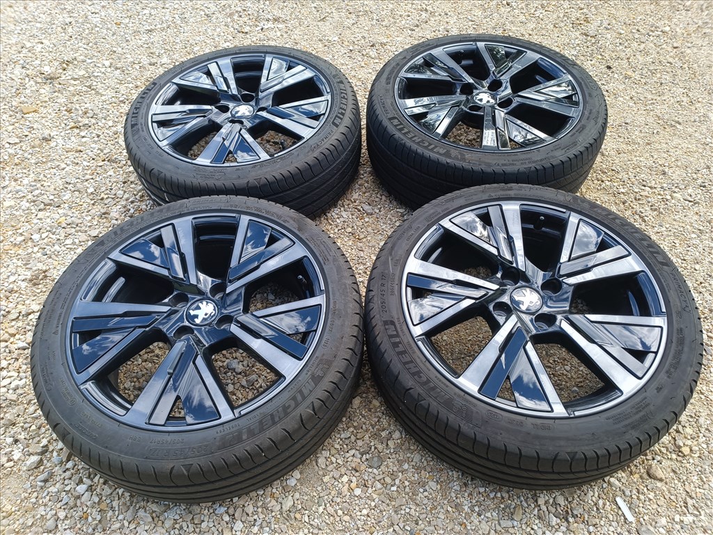  17" Gyári Peugeot 208 208GT alufelni, rajta 205/45 R17 Michelin Primacy4 nyári gumival 2. kép