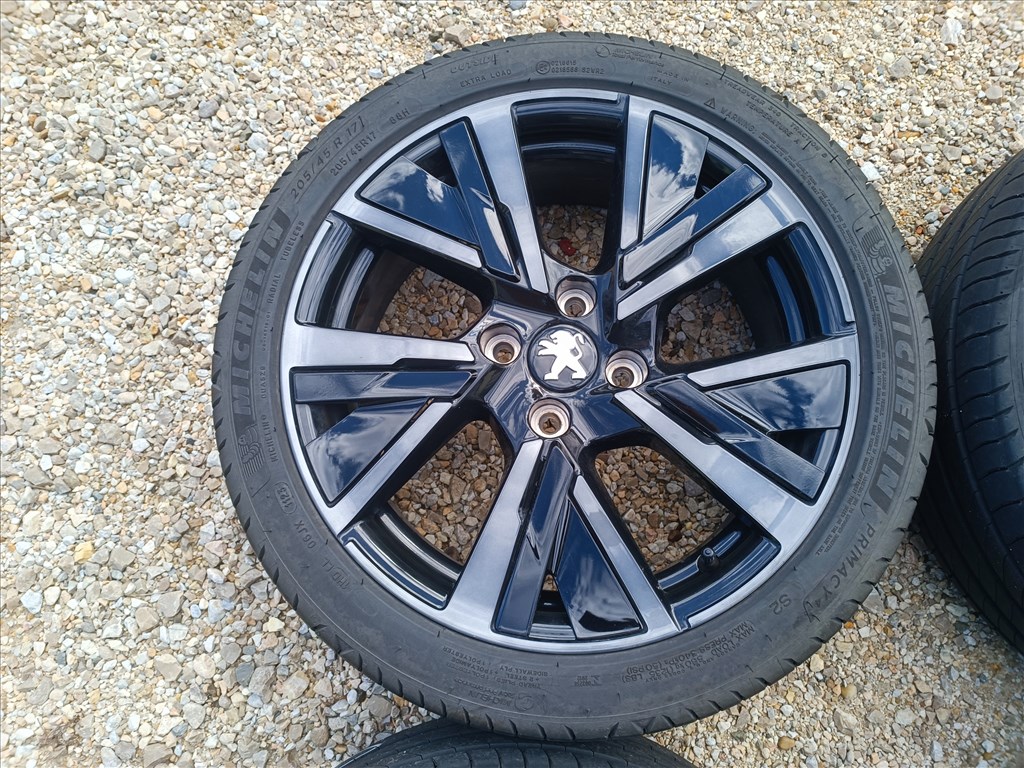  17" Gyári Peugeot 208 208GT alufelni, rajta 205/45 R17 Michelin Primacy4 nyári gumival 6. kép