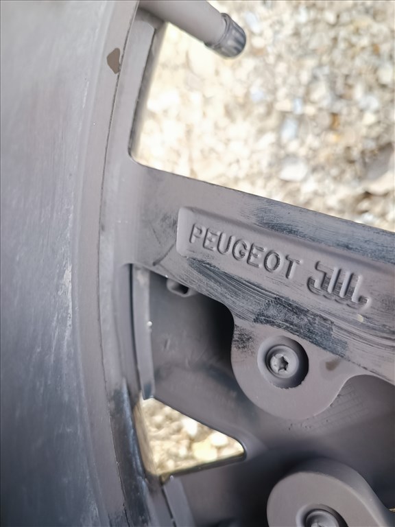  17" Gyári Peugeot 208 208GT alufelni, rajta 205/45 R17 Michelin Primacy4 nyári gumival 10. kép