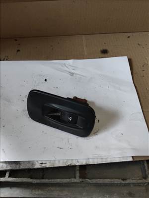 Renault Trafic II Generation L1H1 2.0 dCi 115 Jobb első ablakemelő kapcsoló  8200011870