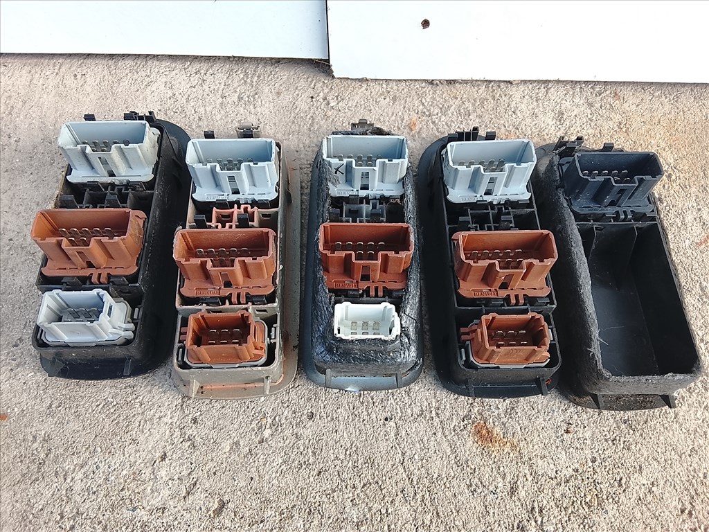 Renault Scénic II ablakemelő kapcsoló  2. kép