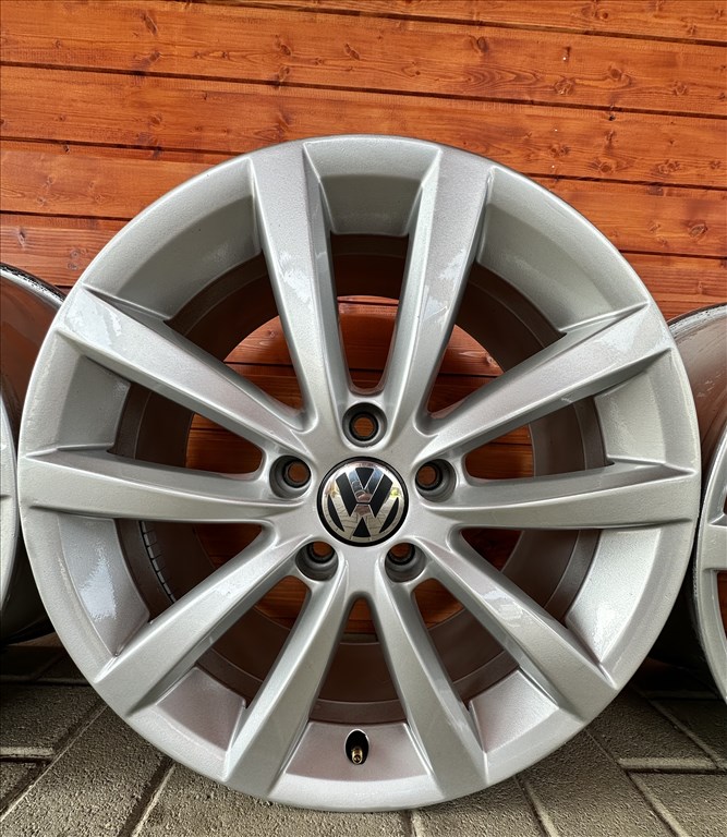  5x112 lyukosztású 7,5J 17" Volkswagen (gyári felni) alufelni 2. kép