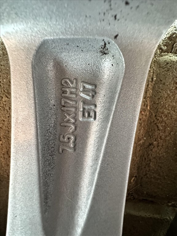  5x112 lyukosztású 7,5J 17" Volkswagen (gyári felni) alufelni 7. kép