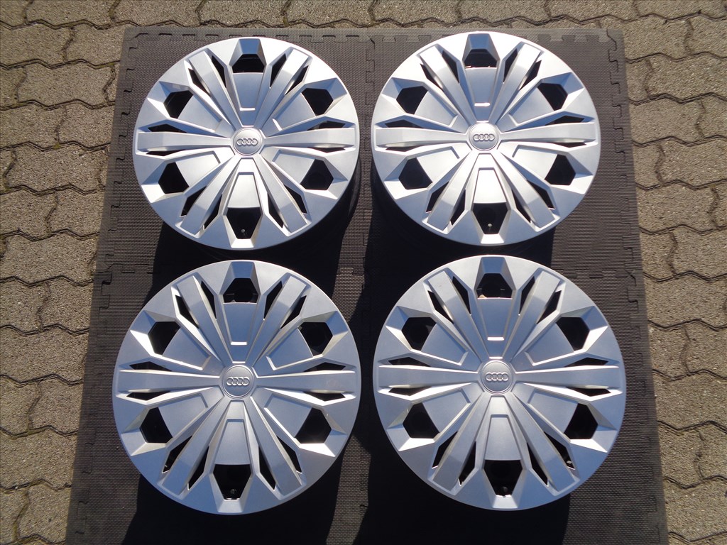 VW-Audi gyári lemezfelni 17-es, 5×112-es, dísztárcsával újszerűen eladó.  1. kép
