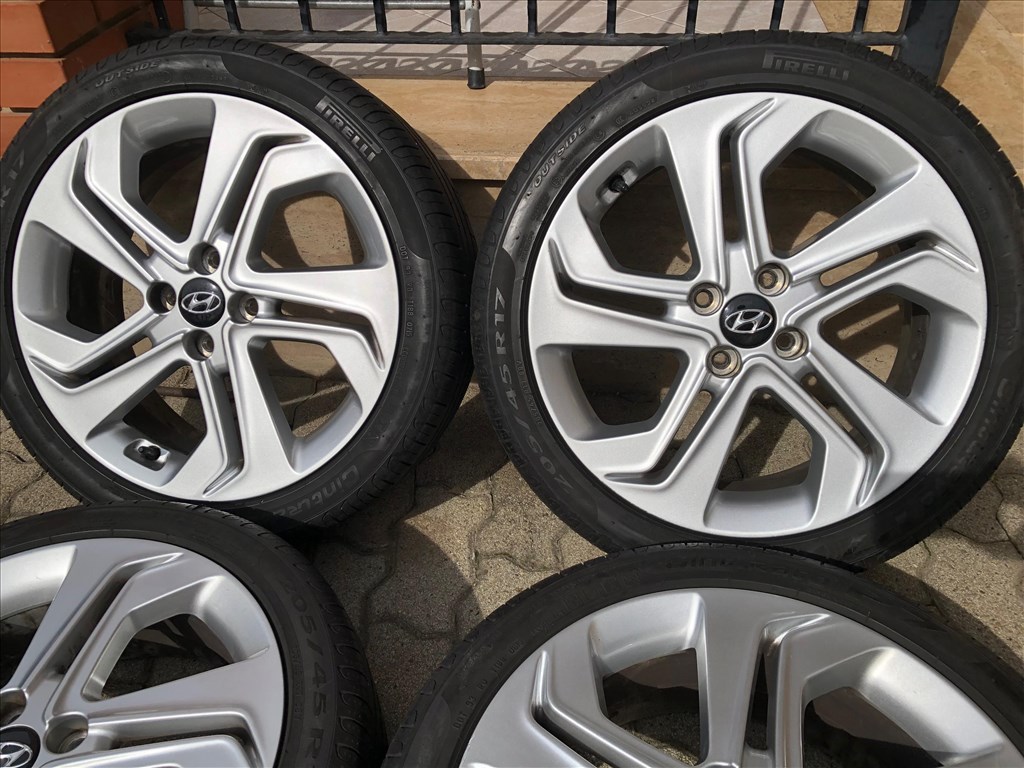 17 colos gyári Hyundai alufelni 4x100 nyári gumi 17 col 1. kép