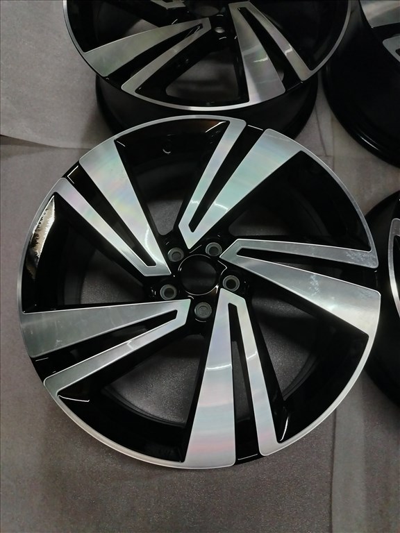  Volkswagen T-Cross/ Polo VI (AW) /Taigo - 18"  (gyári felni) alufelni 3. kép