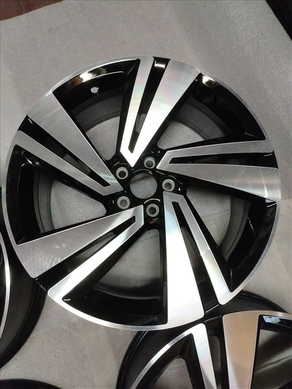 Volkswagen T-Cross/ Polo VI (AW) /Taigo - 18"  (gyári felni) alufelni 5. kép