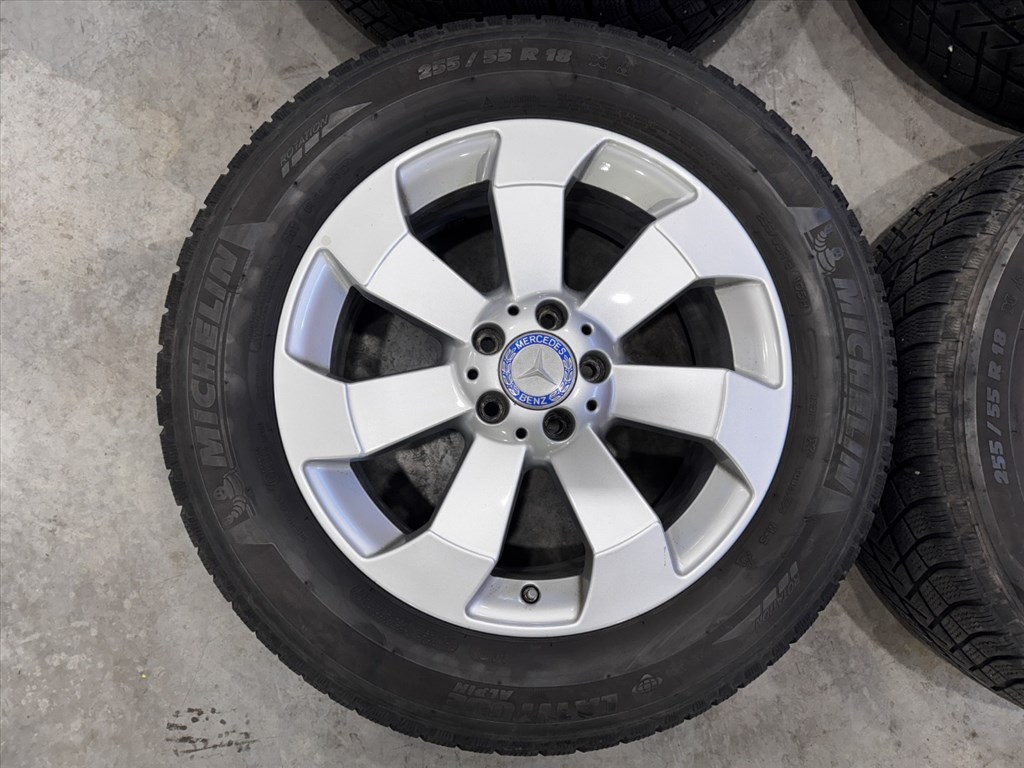R18 5x112 Original Mercedes GLE W166 X166 8J ET56,5 OE A1664011602 + 255/55  4. kép