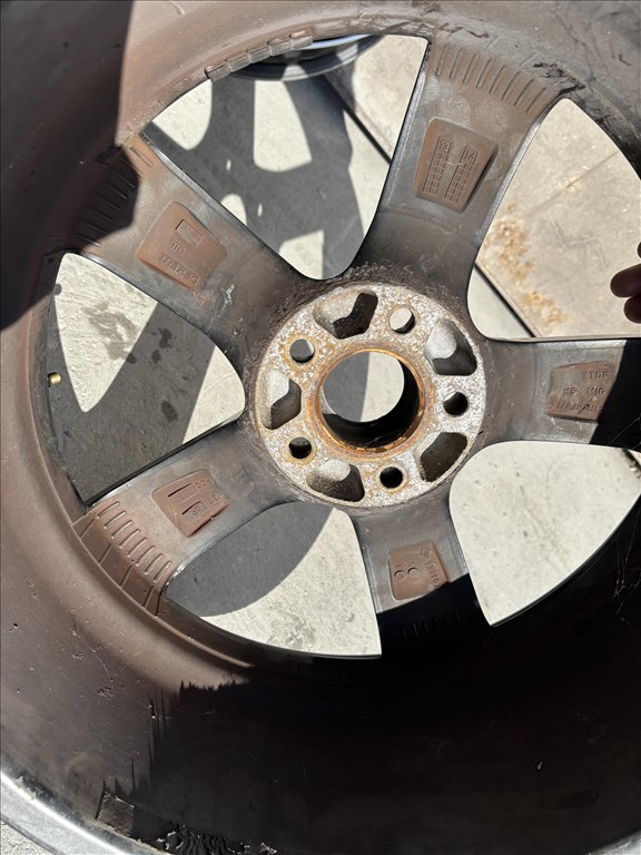  5x108 lyukosztású 18" újszerű Dezent alufelni 4. kép