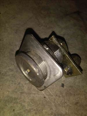 Mercedes Sprinter 903 95-06 Hátsó Kétfelé Nyíló Ajtó Zárbetét