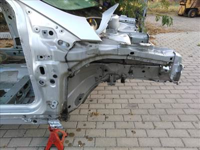 Ford Focus jobb első negyed