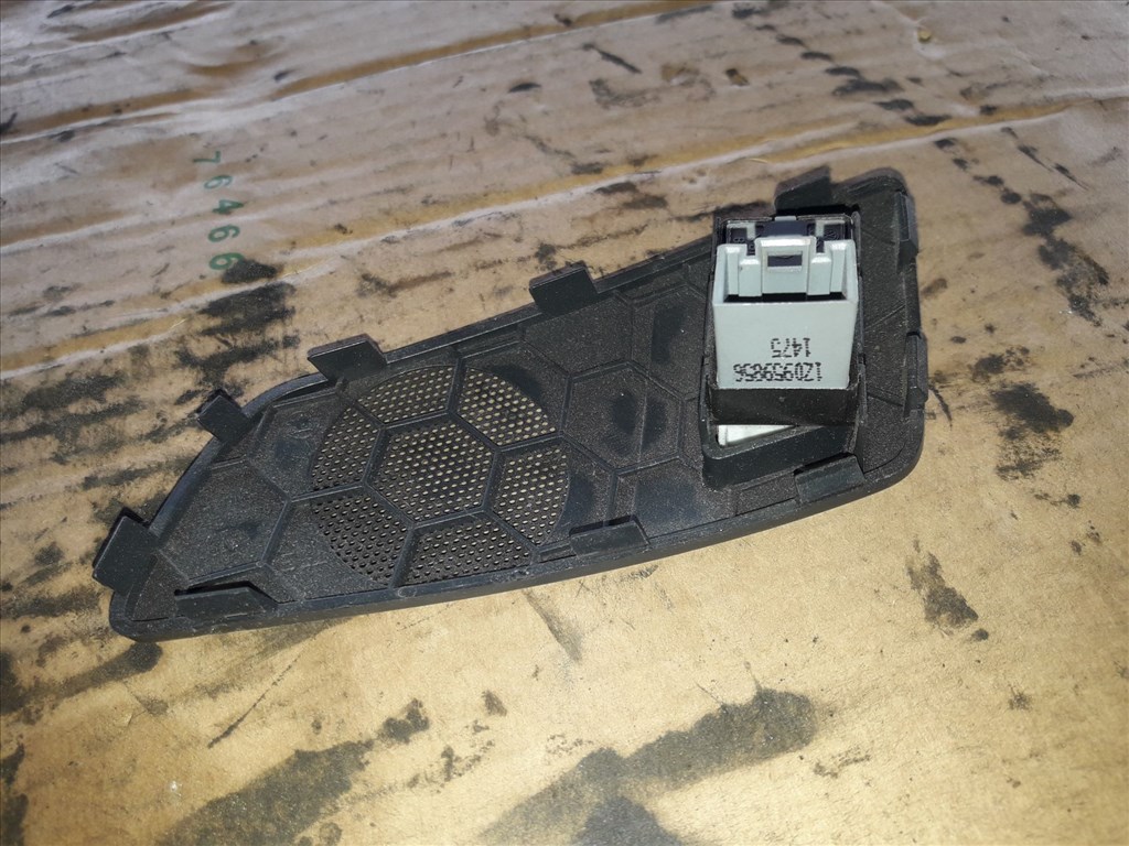 Skoda Octavia II Jobb Hátsó Ablakemelõ Kapcsoló 2. kép