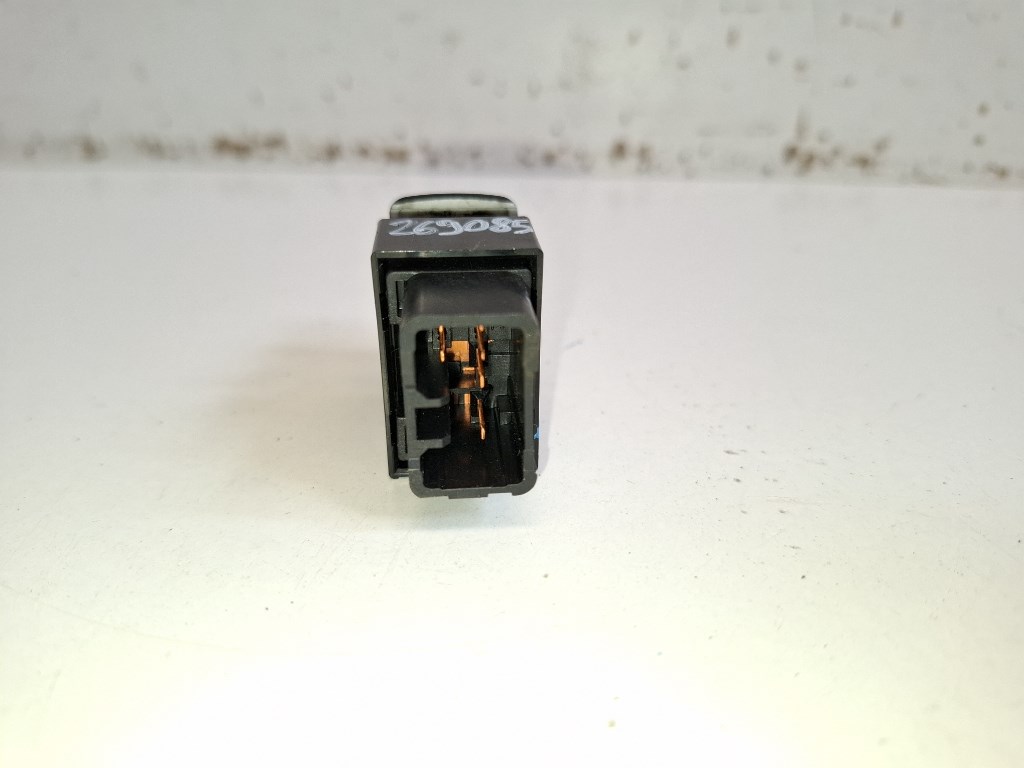 Hyundai Santa Fe jobb hátsó ablakemelõ kapcsoló 3. kép