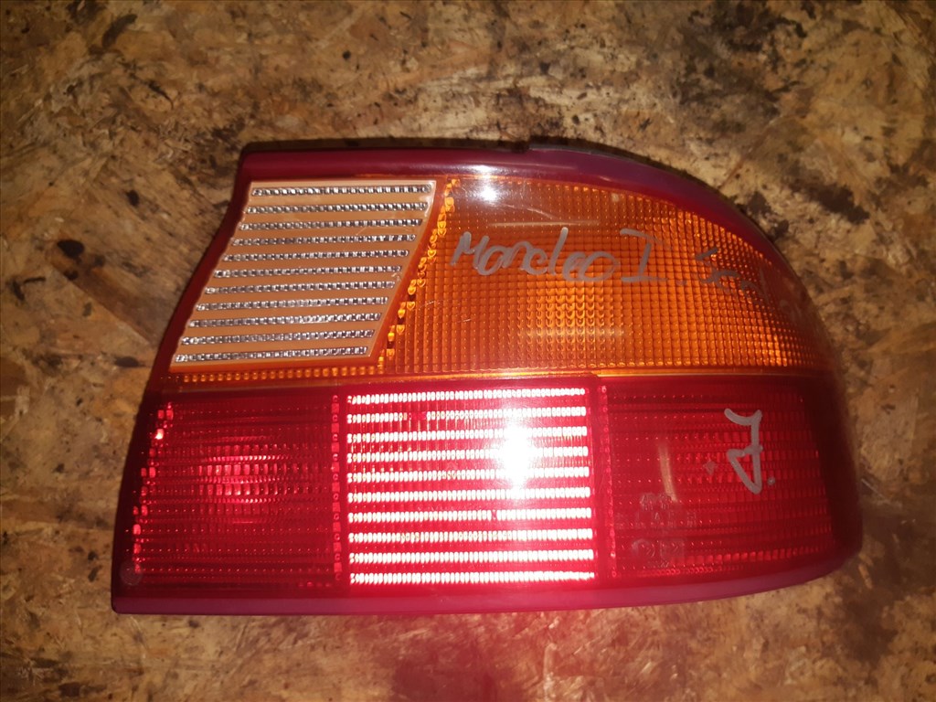 Ford Mondeo I Jobb Hátsó Lámpa 93BG 13N004 1. kép
